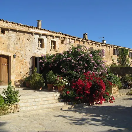 Sa Cova Vella Farm stay