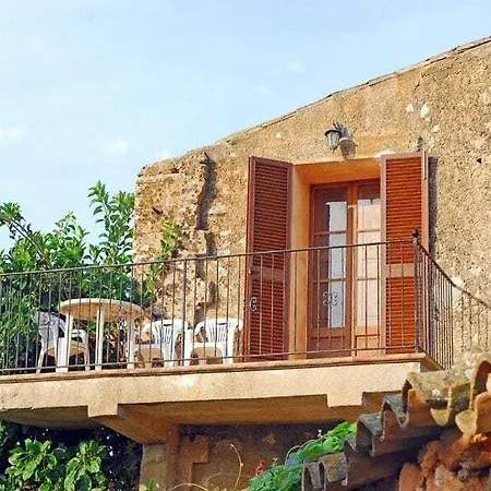 Sa Cova Vella Farm stay