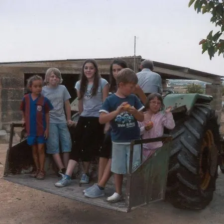 Sa Cova Vella Farm stay